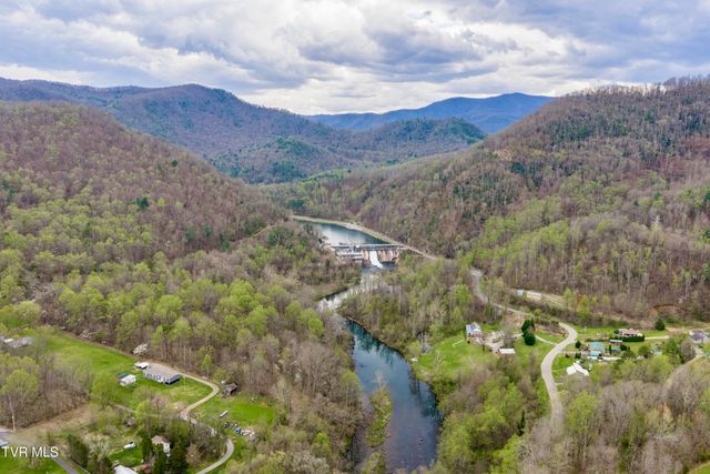 394 & 400 Bishop Hollow Road, Elizabethton, TN 37643