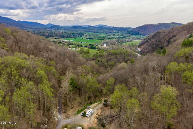 394 & 400 Bishop Hollow Road, Elizabethton, TN 37643