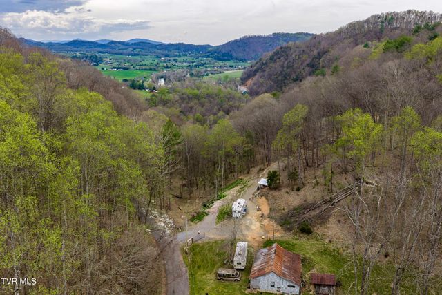 394 & 400 Bishop Hollow Road, Elizabethton, TN 37643