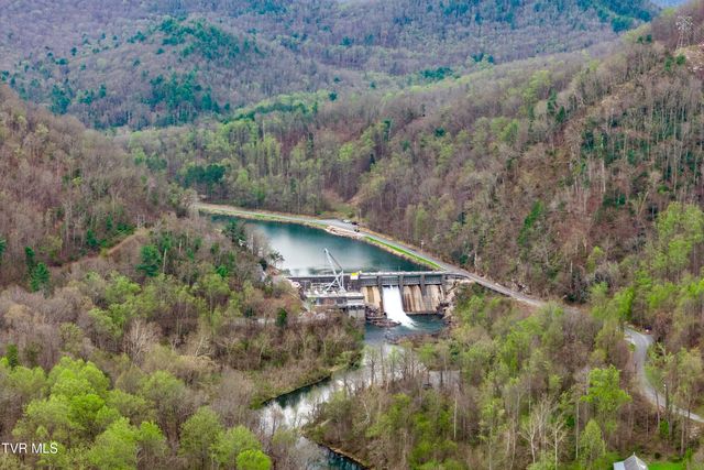 394 & 400 Bishop Hollow Road, Elizabethton, TN 37643