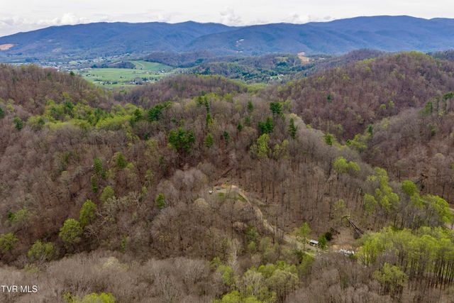 394 & 400 Bishop Hollow Road, Elizabethton, TN 37643