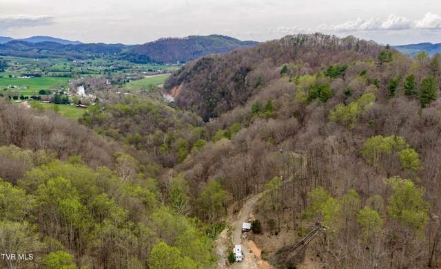 394 & 400 Bishop Hollow Road, Elizabethton, TN 37643