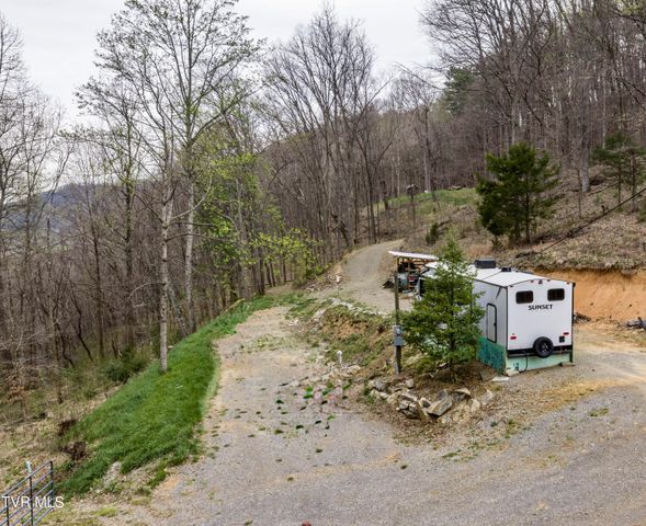394 & 400 Bishop Hollow Road, Elizabethton, TN 37643