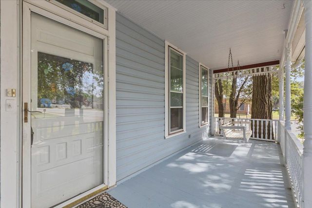 207 Hudgins ST, Smithville, TX 78957