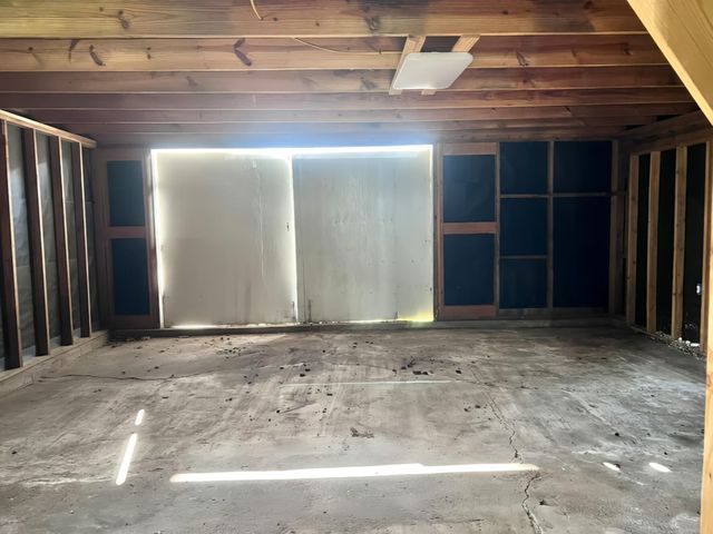 207 Hudgins ST, Smithville, TX 78957