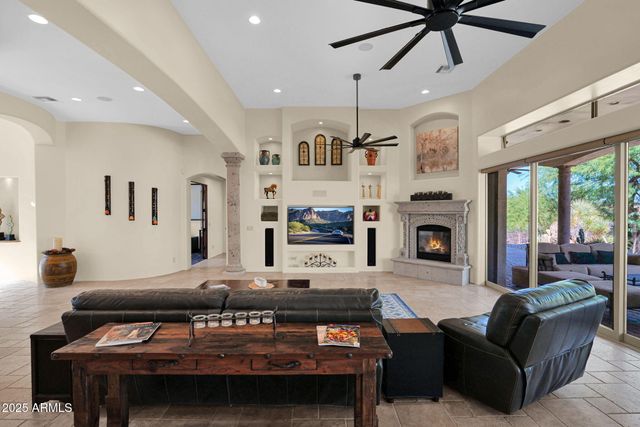 34023 N 2ND Lane, Phoenix, AZ 85085