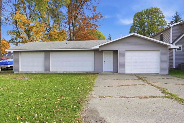 4160 W Shore Drive, Bremen, IN 46506