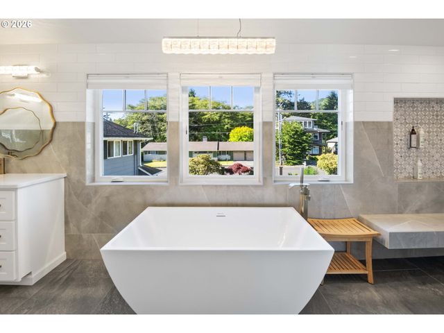 3232 SUNSET Blvd, Seaside, OR 97138