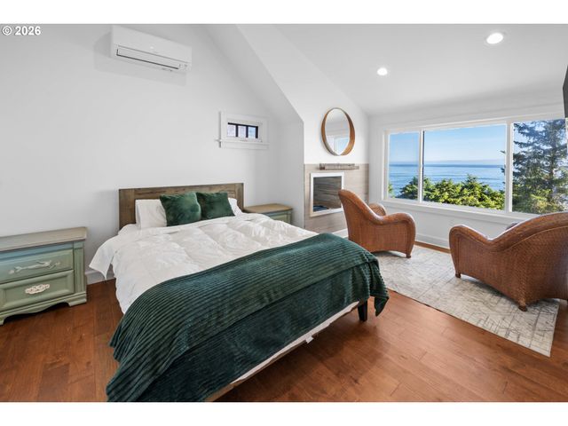 3232 SUNSET Blvd, Seaside, OR 97138
