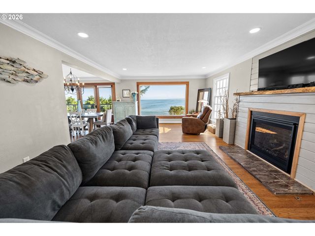 3232 SUNSET Blvd, Seaside, OR 97138