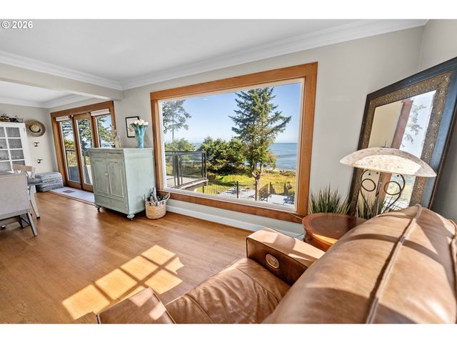 3232 SUNSET Blvd, Seaside, OR 97138