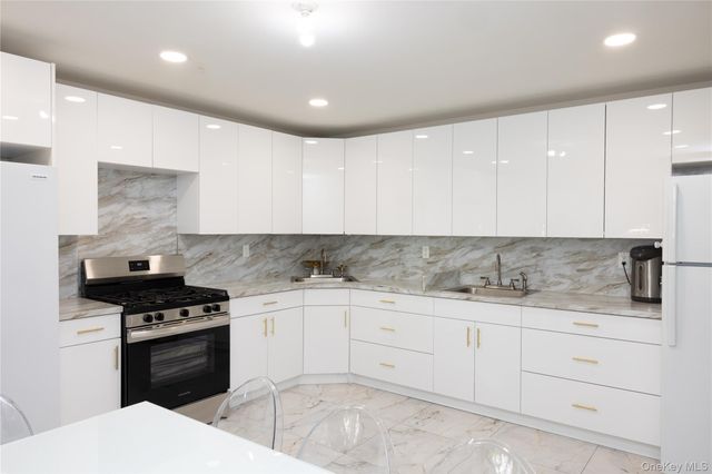 4 Rita Avenue B, Monsey, NY 10952