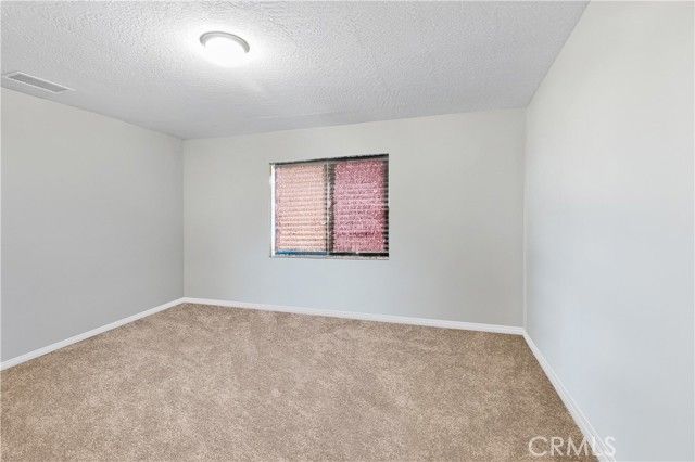 20726 Nisqually Road, Apple Valley, CA 92308