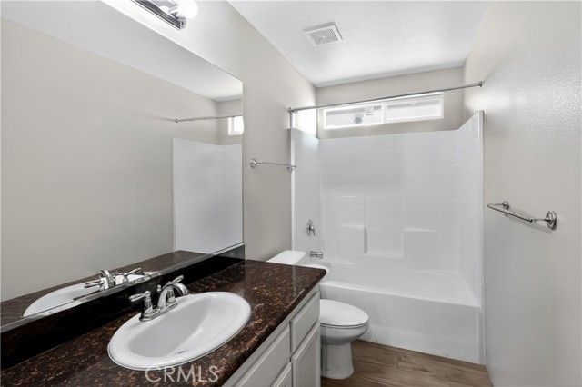 20726 Nisqually Road, Apple Valley, CA 92308