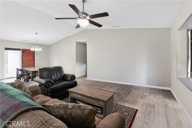 20726 Nisqually Road, Apple Valley, CA 92308