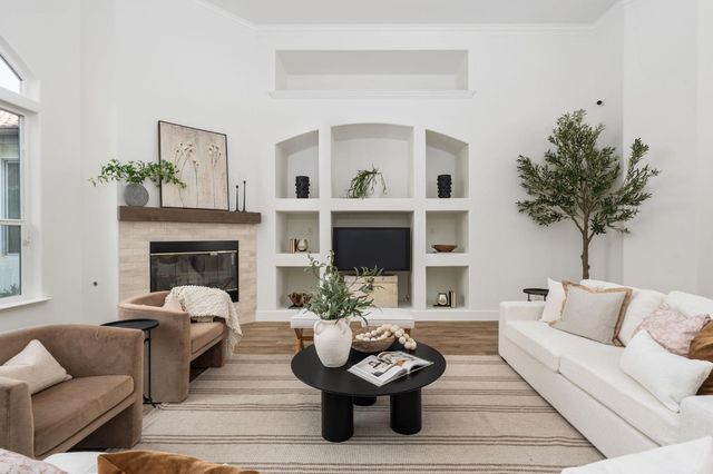 635 W Quincy Avenue, Clovis, CA 93619