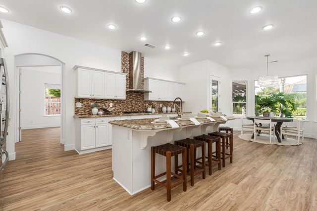 635 W Quincy Avenue, Clovis, CA 93619