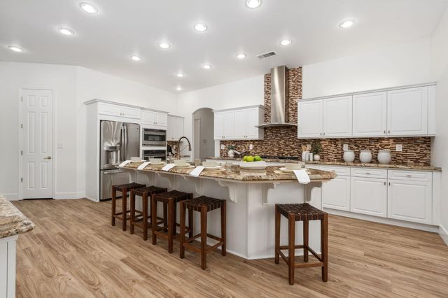 635 W Quincy Avenue, Clovis, CA 93619