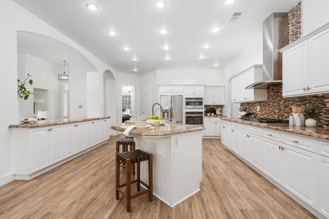 635 W Quincy Avenue, Clovis, CA 93619