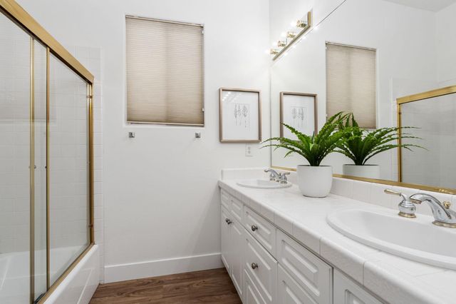 635 W Quincy Avenue, Clovis, CA 93619