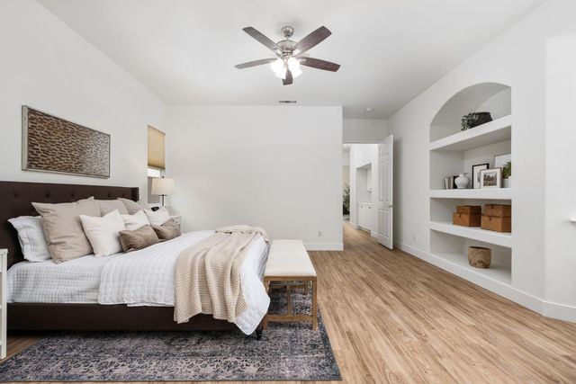 635 W Quincy Avenue, Clovis, CA 93619