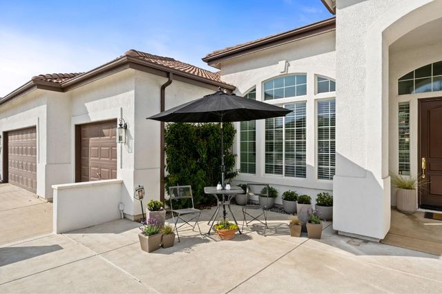 635 W Quincy Avenue, Clovis, CA 93619