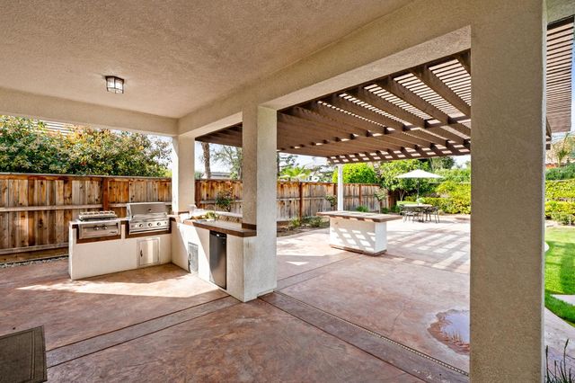 635 W Quincy Avenue, Clovis, CA 93619