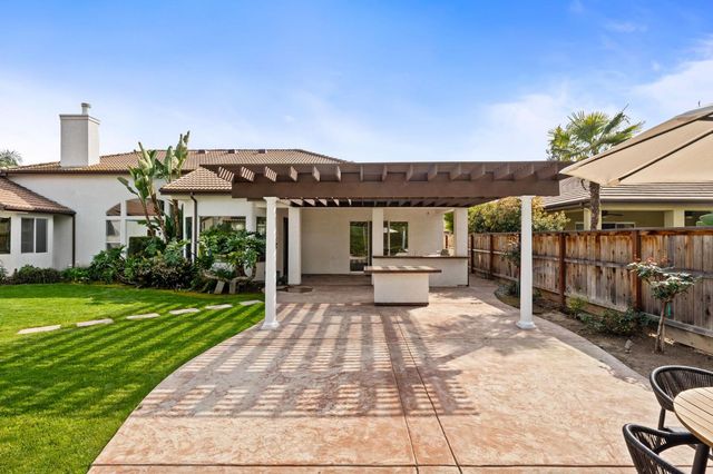 635 W Quincy Avenue, Clovis, CA 93619