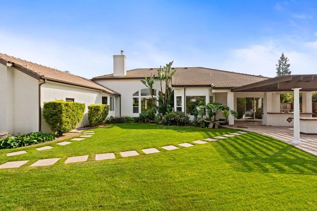 635 W Quincy Avenue, Clovis, CA 93619