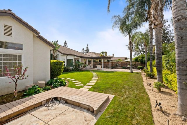 635 W Quincy Avenue, Clovis, CA 93619