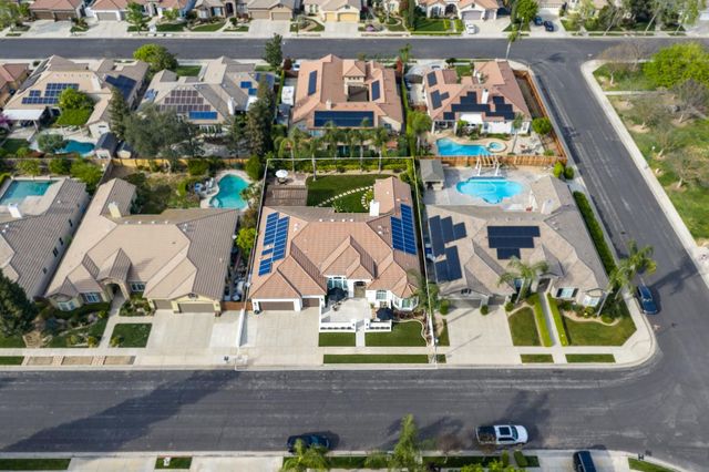 635 W Quincy Avenue, Clovis, CA 93619