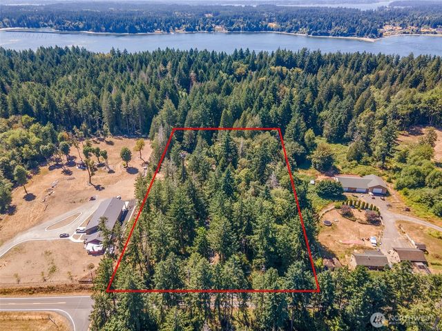 7813 Johnson Point Road NE, Olympia, WA 98516