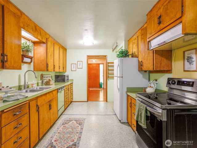 7813 Johnson Point Road NE, Olympia, WA 98516