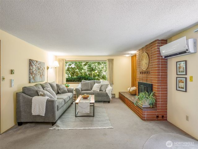 7813 Johnson Point Road NE, Olympia, WA 98516