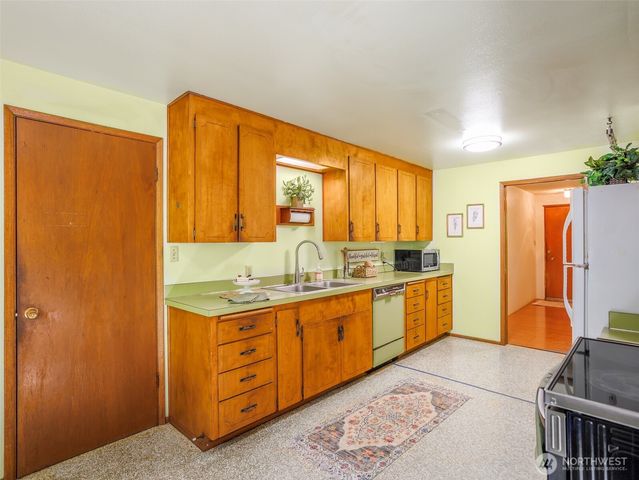 7813 Johnson Point Road NE, Olympia, WA 98516