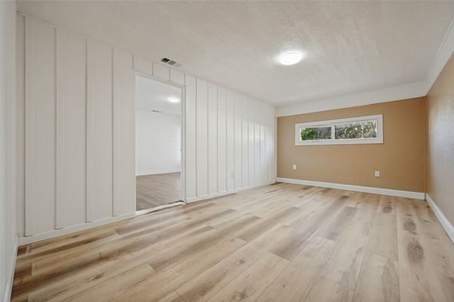 2626 Crest Avenue, Dallas, TX 75216