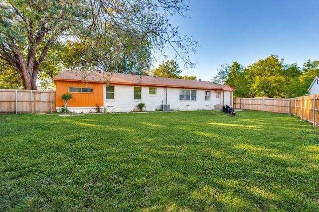 2626 Crest Avenue, Dallas, TX 75216