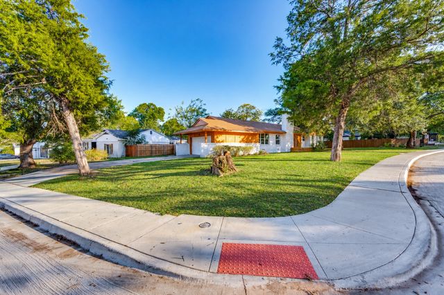 2626 Crest Avenue, Dallas, TX 75216
