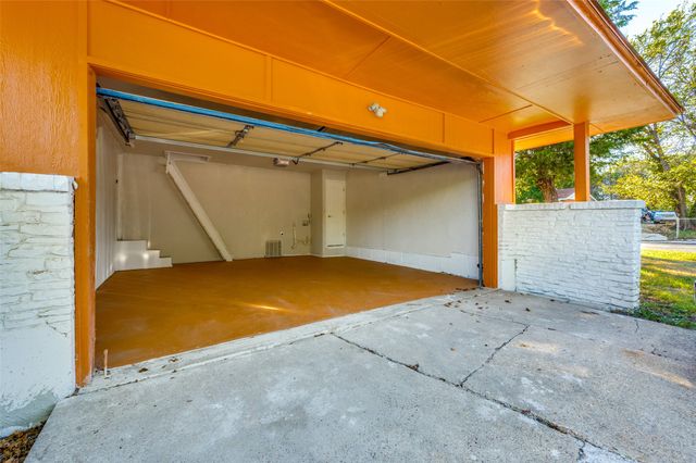 2626 Crest Avenue, Dallas, TX 75216