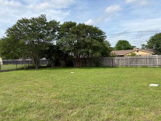 132 Crockett Lane, Hewitt, TX 76643