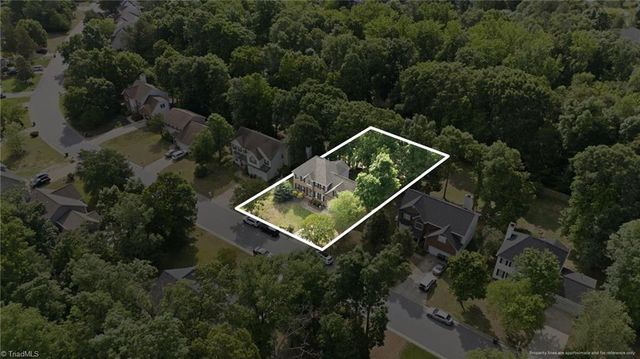 1914 Treyburn Lane, High Point, NC 27265