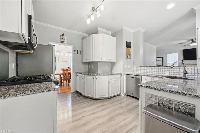 1914 Treyburn Lane, High Point, NC 27265