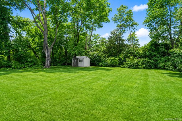 425 Old Country Road, Deer Park, NY 11729