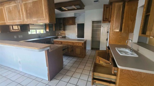 2309 St Patrick Lane, Deer Park, TX 77536