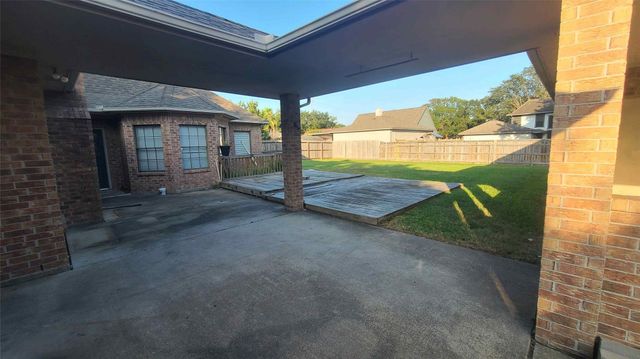2309 St Patrick Lane, Deer Park, TX 77536