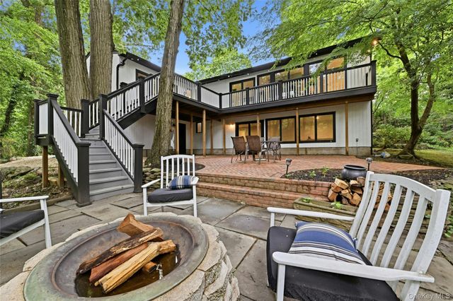 75 Laurel Hill Road, Centerport, NY 11721