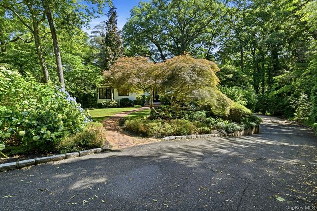 75 Laurel Hill Road, Centerport, NY 11721