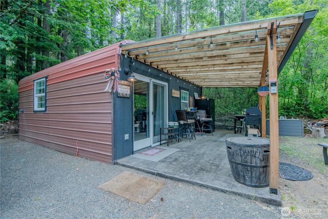 31 N Fawn Drive, Hoodsport, WA 98548
