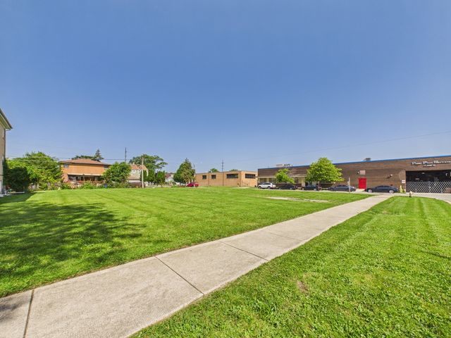 1636 N 32nd Avenue, Melrose Park, IL 60160