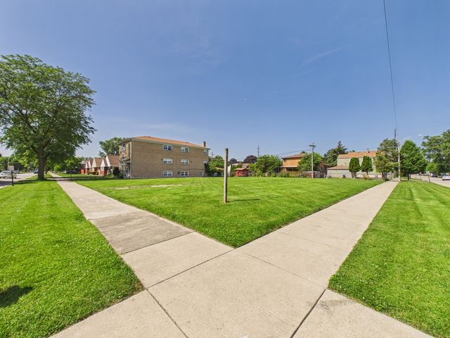 1636 N 32nd Avenue, Melrose Park, IL 60160